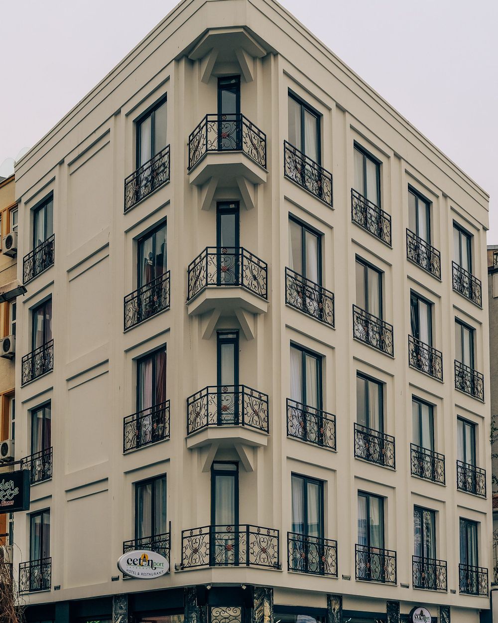 Kandilhane Otel girişi